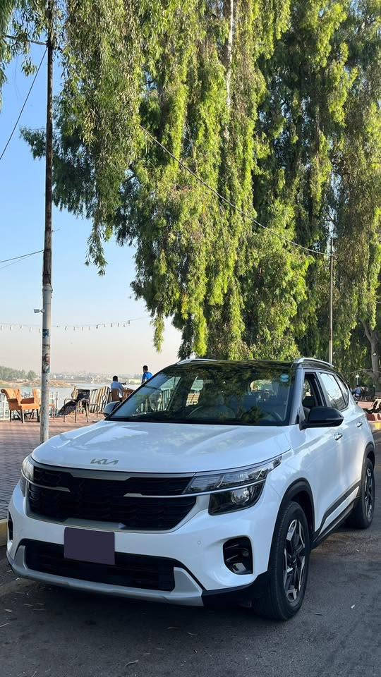 بسم الله الرحمن الرحيم
‏Kia Seltos 2024 
مواصفات N/M
السيارة مليانه مواصفات
كشنات جلد
كشنات تدفئة و تبريد
كشنات كهرب
شاشة كبيرة تدعم نظام ال car play
كاميرات 360 
حساس امامي خلفي
كاميرا امامية و خلفية
بصمة 
مودات قيادة (sport,eco ,smart,comfort)
نظام تعليق خاص بمواصفات N/M 
محركها المحرك المرغوب 2000 دوش
تبريد قطعتين
فول بنوراما
اوتو بارك
اوتو هولد
عدادات سرعة دجتال
و باقي مواصفات هواي
السيارة كلين ما بيها ولا قطعة صبغ
السيارة ماشية 40 الف كيلو
رقم السيارة اربيل
هزة و سنوية جديدة
سيارة مال شركة زيرو
مكان السيارة نينوى/ موصل
السعر 175 
لباقي التفاصيل تواصل مع الرقم
***********
