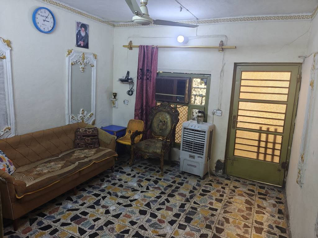 سلام عليكم 
نص قطع للبيع شرك
موقع بغداد مدينه الصدر 
قطاع 73 
طابق واحد مسلح+عكاده 
بي غرفه وصاله ومطبخ وحمام 
واستقبال 
تحويل مباشر 
ه‍ *********** بغداد, العراق
