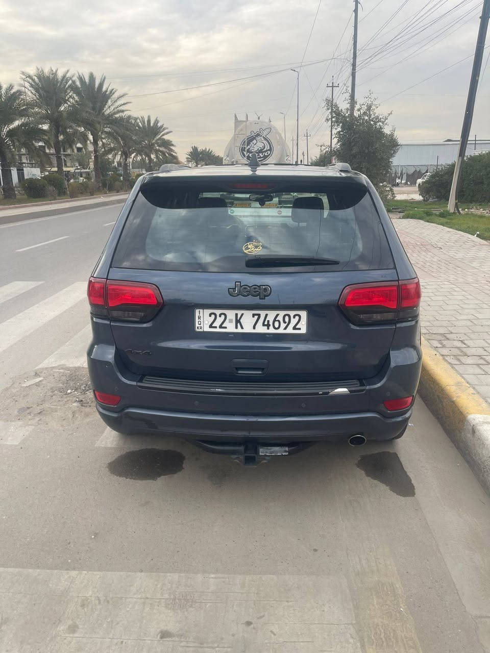 سلام عليكم جيب لاريدو  2020   ماشيه 81 مكينه 6 سلندر سياره حادثها طخطخات ومصبوغه عام سياره جاهزه من كولشي وأي نقص مابيها رقم أربيل شرط تحويل وكاله ماسوي مواصفات
فتحه 
جنطه كهرباء 
كشنات جلد وكهرباء 
كشنات تدفئه تبريد 
فول مواصفات سياره السعر153 شراي يتصل غير متواجد ع الفيس سونرها موضح بصوره  العنوان بغداد الرقم ***********
