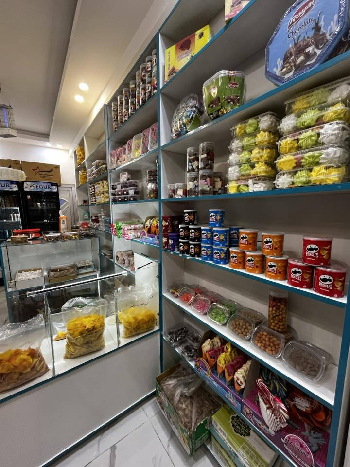 السلام عليكم
محل كرزات للبيع بسبب عدم التفرغ 
موقع المحل الاسكان شارع مستشفى الطفل
رقم الهاتف ***********
