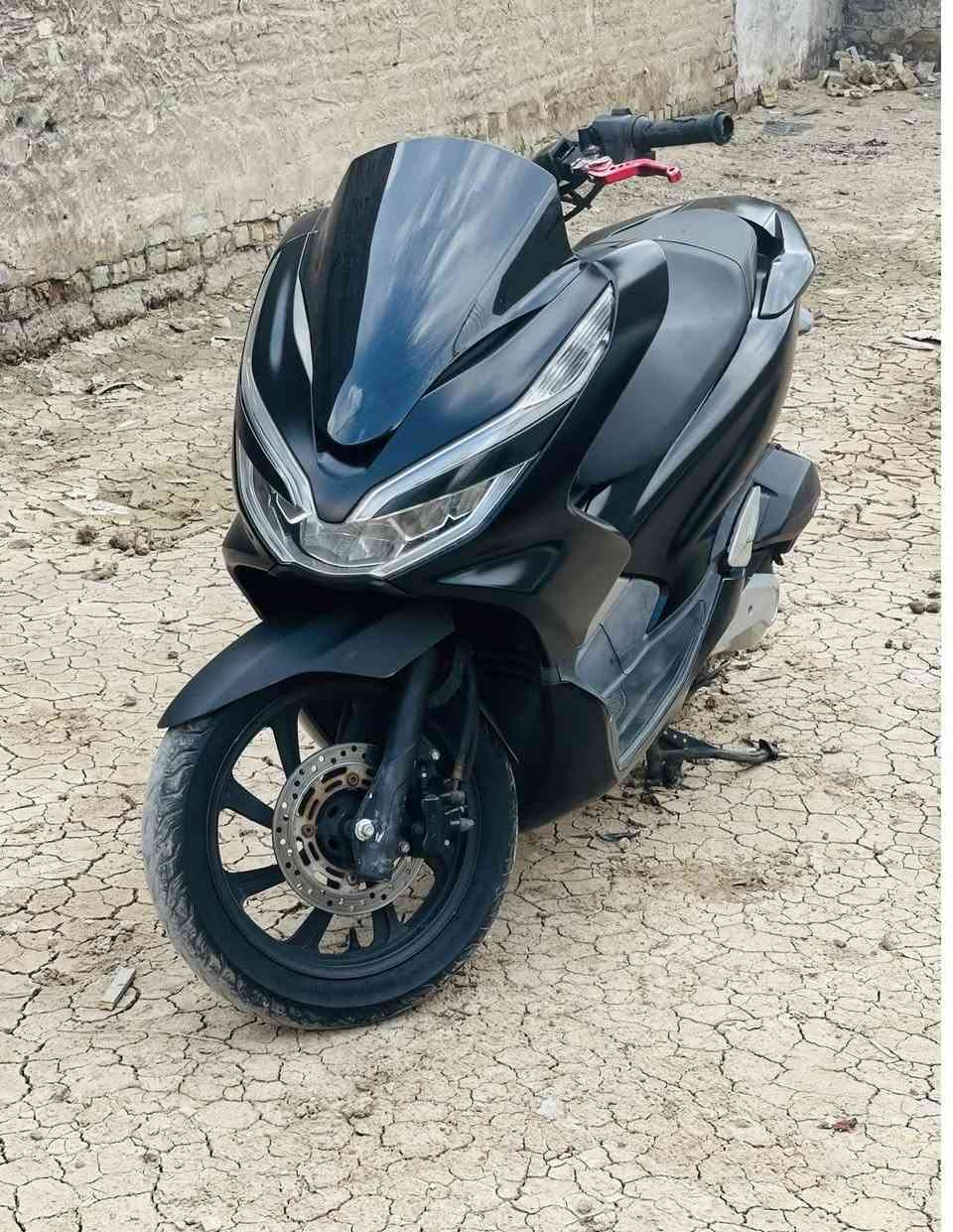 السلام عليكم

جيل ثالث وارد كوري 2020  PCX

كفاله عامة

اللون اسود

حساس ازدحام

تدفئه يدات

السعر  13 ونص وبيهة مجال

المكان بغداد المعامل   حي النصر

للاستفسار ***********  متواجد واتساب
