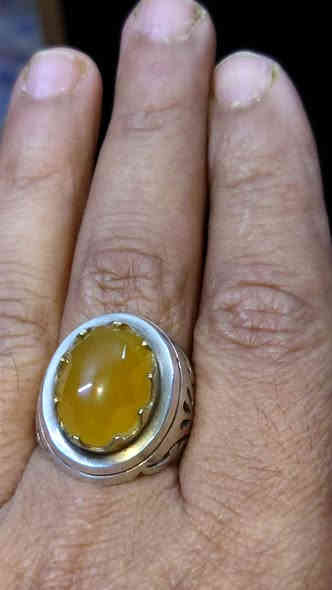 عقيق يماني طبيعي مترش صياغة يدوي السعر 55الف العنوان بغداد زعفرانية فضه 925الهاتف*********** بغداد
