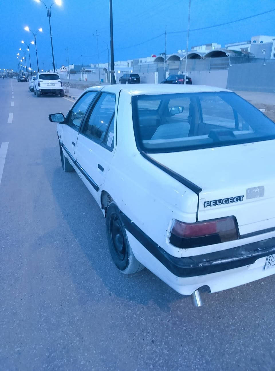 سلام عليكم السعر 16مجال قليل
سياره للبيع بيجو 405 موديل 2009
رقم بغداد الون ابيض خصوصي 
السنويه ب اسم أمراء من بغداد ما وأصلها
السياره مكفوله سرقه وطلب عشائر وغرامات 
السنويه ماصار هواي ساقطه 2023 
السياره كير ومكينه شرط 
كهربائيات كلها شغاله 
داينمو جديد
 غوايش تايم كيس وداينمو جديد
تخم تاير اسبير وچك جديد 
حداديه 100/60 
رقم الموبايل اتصال فقط مكلف بنشر***********
