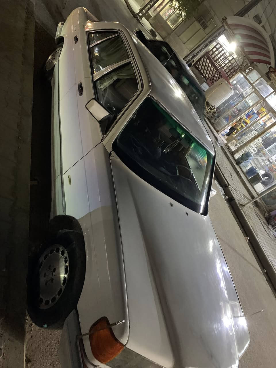 سلام عليكم مارسدس  باب طويله رئسي1984 البيع رقم   بغداد نكليزي بسمي  

شرط مداور طيك مده شهر وتجي داور

سعر 60وبيه جال لطيبين 
 
محرك 3000 بطه ديلكو
منضومه تبريد جديده 
كهربائيات مندعاميه لدعاميه كله شغال
تايرات جدد
حداديه زينه 

***********.
