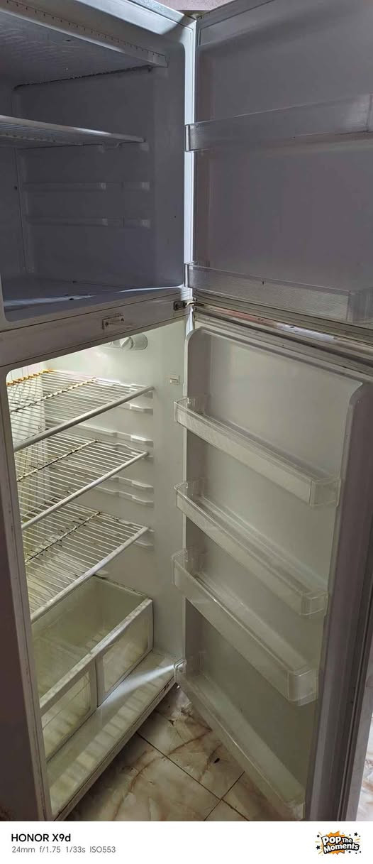 ثلاجة ماركة دينكا 15 قدم اصلية حجم عائلي قوية ومتينة تجميد سريع ماداخلة تصليح انطيك بيهة ضمان شهر مابيهة كل نقص مابيهة خياس السعر 350 وبيهة مجال مكاني ابو الخصيب ابو الجوزي رقمي *********** البصرة, العراق
