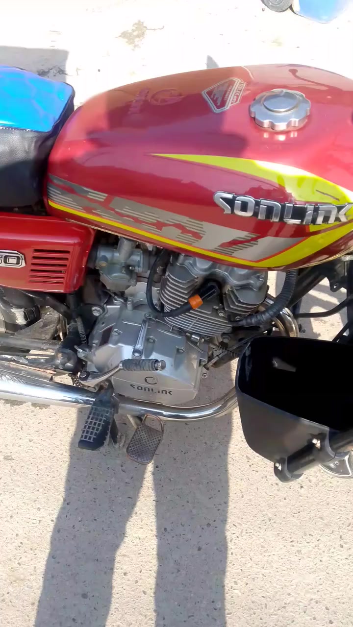 السلام عليكم  دراجه ايراني للبيع 5 كير  اوراق كامله درجه مكفوله مكينه بلادي موديل 23 سعر 450 وابيه مجال  مكان الدور ابودشير رقم ***********
