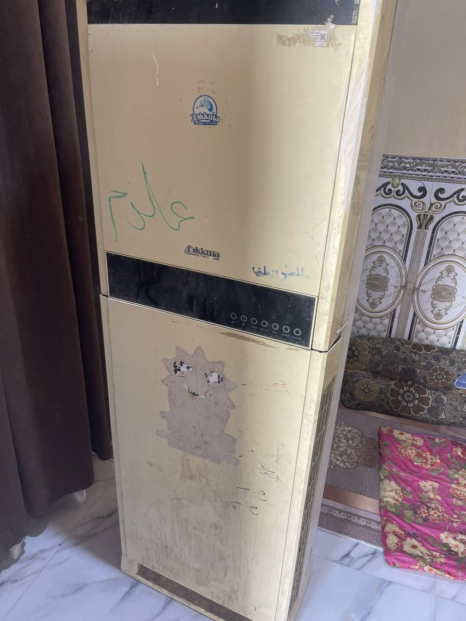 سبلت 3طن وياها قطعه داخليه شرط شغل عنوان بصره 
***********
