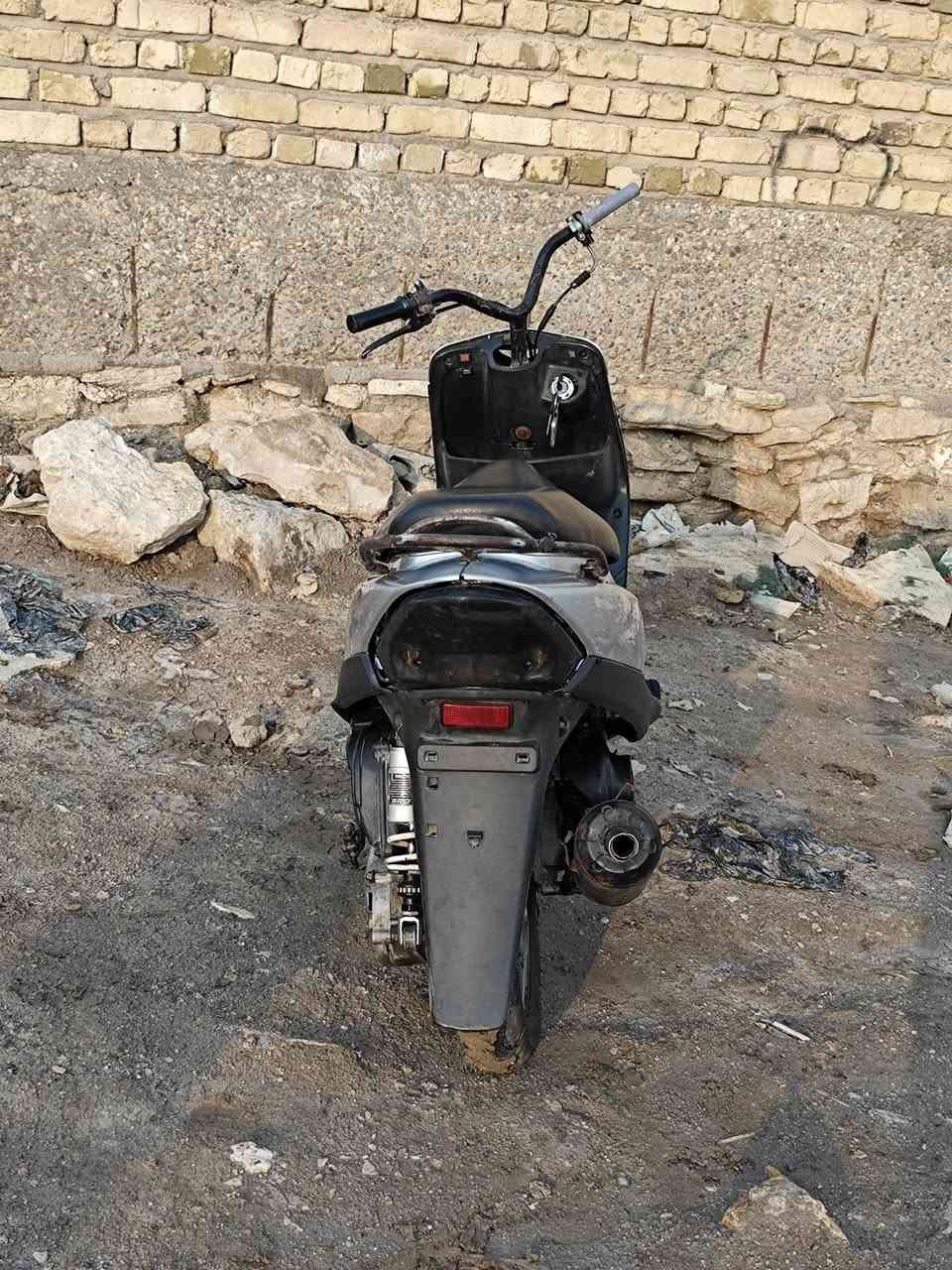 سلام عليكم ماكس منغولي للبيع  نقص دشبول الكهربائيات شغاله بس تربط الدشبول   ضفيره بلادي  هندر واحد تشتغل  تايرات جدد ولباقي شوفت عينك    السعر 300  العنوان بسماوه ال معالي قرب محطة الغاز رقم الهاتف ***********
