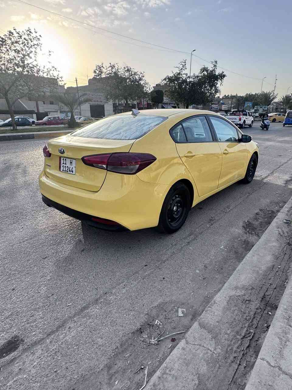 السلام عليكم للبيع كيا فورتي موديل 2017 
وارد أمريكي حادثها فقط بل بك لايت  خلفي بدون دواخل بدون تبديل بدون ايرباك 

مكينة 2000 دوش هسة شادها مال حاوي وبعتي بوصلها 

السيارة ماشية 78 وعل فحص 

السيارة اني جنايها وصارلها 7 سنوات عدي 

رقم بغداد بسمي مصفرا هيئة وغرامات

السعر 128
العنوان بغداد شارع الاورفلي ***********
سونار بيها مال المندلاوي
