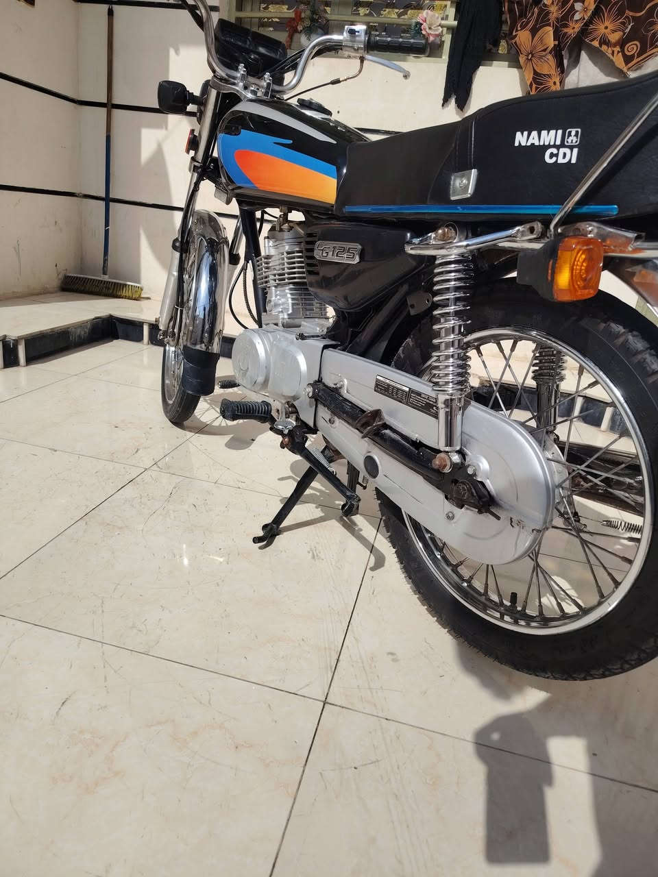 دراجه نامه امتياز اوراق كامله وكيلها سيد خلدون كهربائيات كل نقص مابيهن معمره كله اصلي  شوفت عينك  مستعجل على بيعتها***********
