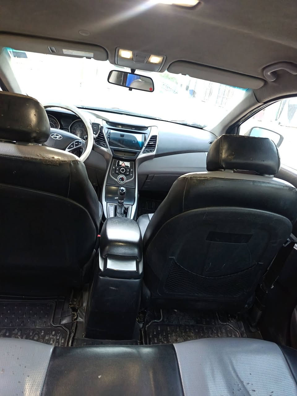 سلام عليكم النترا موديل 2015للبيع. سيارهة حادثهة لغد بأمريكه وبيهة طخات بصيطه هنا بلعراق ومصلحات موصفاتهة شاشه وكامره نضام اي بي اس تحكم ستيرن بدون لا فتحه ولا بصمه يعني نص فول غير متواجد عل فيس فقط اتصال ***********
