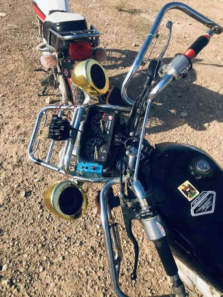 اخوان السلام عليكم ماطور تايجر للبيع السعر 350 وبه مجال للطيبين بس ملاحظه الكزوز بكسر ويطلع صوت من يم المحرك وكابريته تعبانه  ***********
