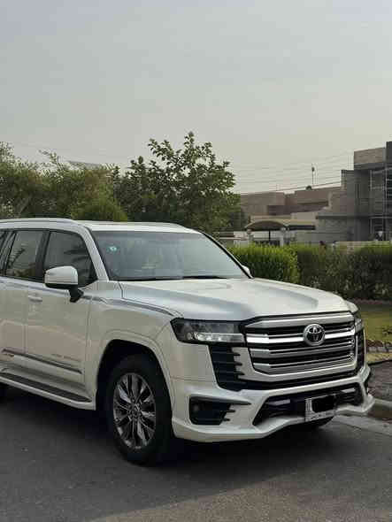 لاند كروز GXR لمتد 
موديل 2023 
ماشية 50 الف 
محرك 4000 تنفس طبيعي 
ساز sas اصلية 
 كامرات 5
لد امامي Limited Edition 
شاشات 3
السعر :  688$
العنوان : حي الجهاد

للاستفسار ***********
