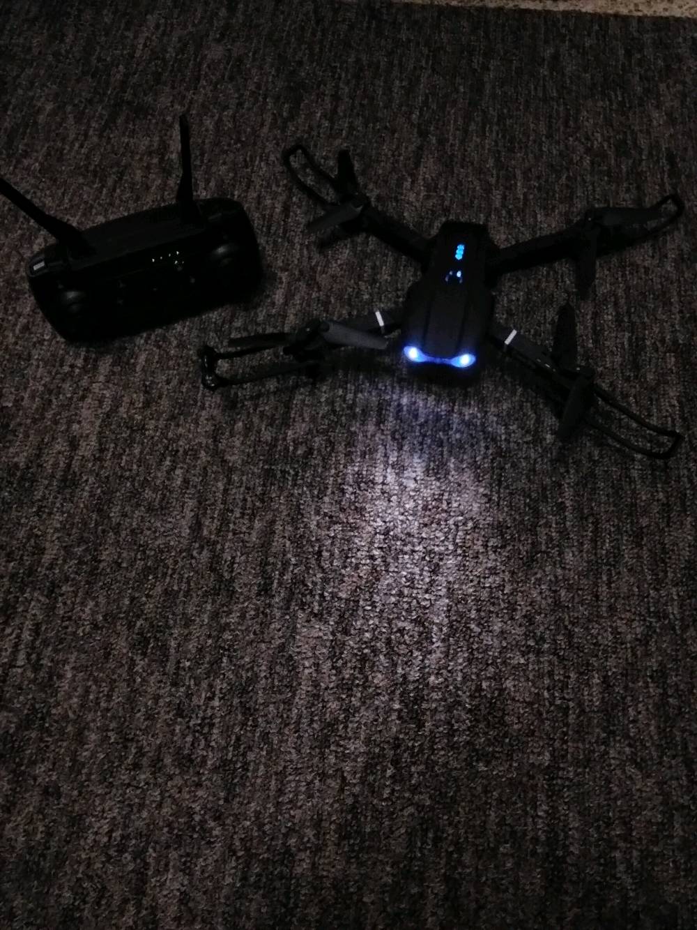 
ما هو موديل الدراون؟: 
الاسم : E88 PRO
هل الكاميرا مدمجة أو يتم ربطها بالهاتف؟: 
تحتوي كامرتين ربطها بل هاتف
كم مدة حياة البطارية؟: 
لا اعلم
هل هناك قطع غيار أو ملحقات إضافية؟: 
نعم 
أين يقع مكانك لاستلام الغرض؟: 
بابل ( حله )