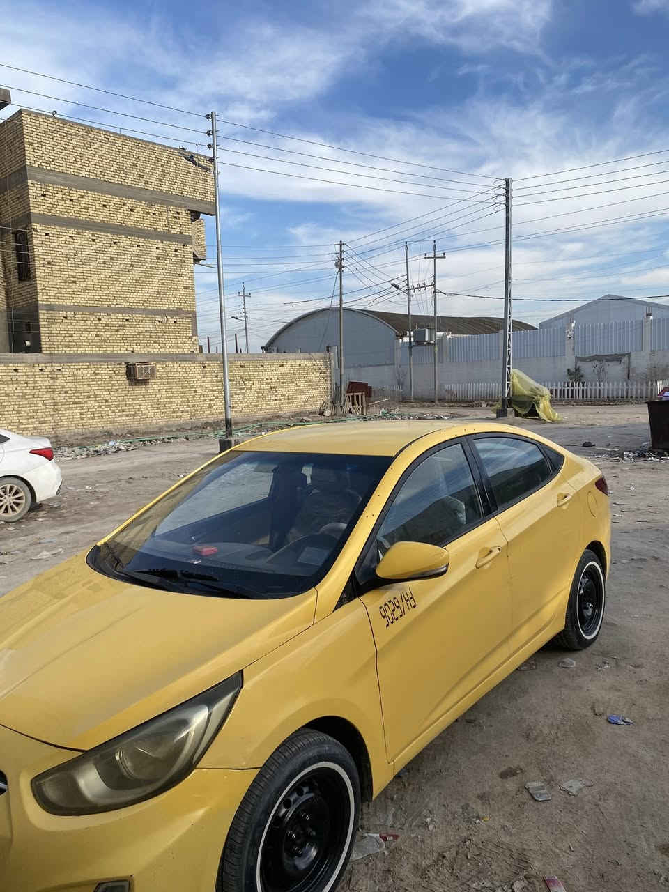 سلام عليكم اكسنت موديل 2013 بيه جاملغ وبنيد والباقي كفاله لونه الأصلي رصاصي خليجي السياره كلش حلوه ومرتبه احلى من الصور مكينه كير حداده تبريد تخم تاير كهربائيات كله جاهز تحويل ثاني يوم مكاني بصره سعر 75 مستعجل عله بيعته رقم الهاتف ***********
