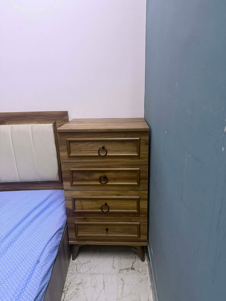 غرفة تركية شبابية من الجشعمي غرفة نضيفة ومابيها ضرر (كمودي ٤ جرارات / كمودي بين سريرين / سريرين /كنتور ٦ باب بالملحق / مير تواليت مرايا ٣ جرارات) الغرفة ب850 الف
العموان بغداد حي جهاد


**إذا كنت صاحب هذا الإعلان وتريد حذفه لأي سبب، رجاءا أرسل رسالة إلى الدعم الفني**