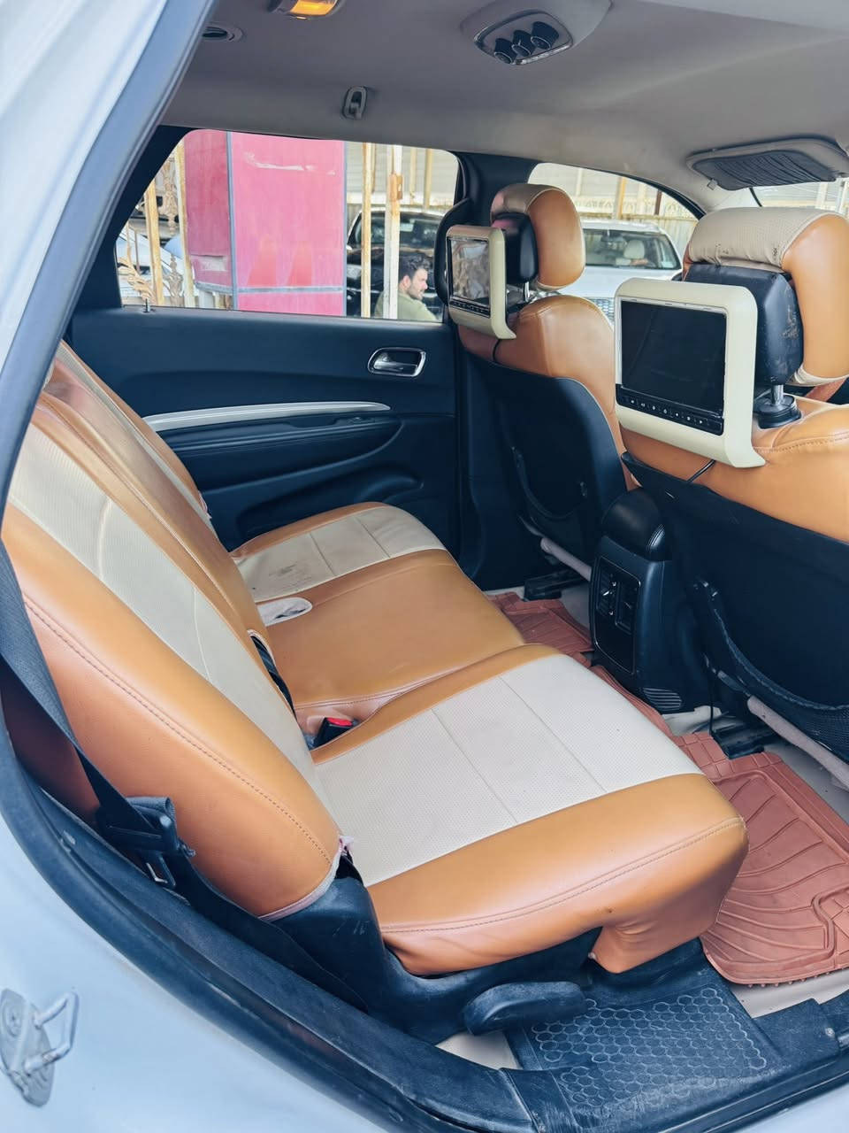 دورنكو موديل ١٥ اصل حادثها باب خلفي مبدل وجاملغ الخلفي مصلح رقم ذي قار السعر ٢٠٠ وبيها مجال ***********
