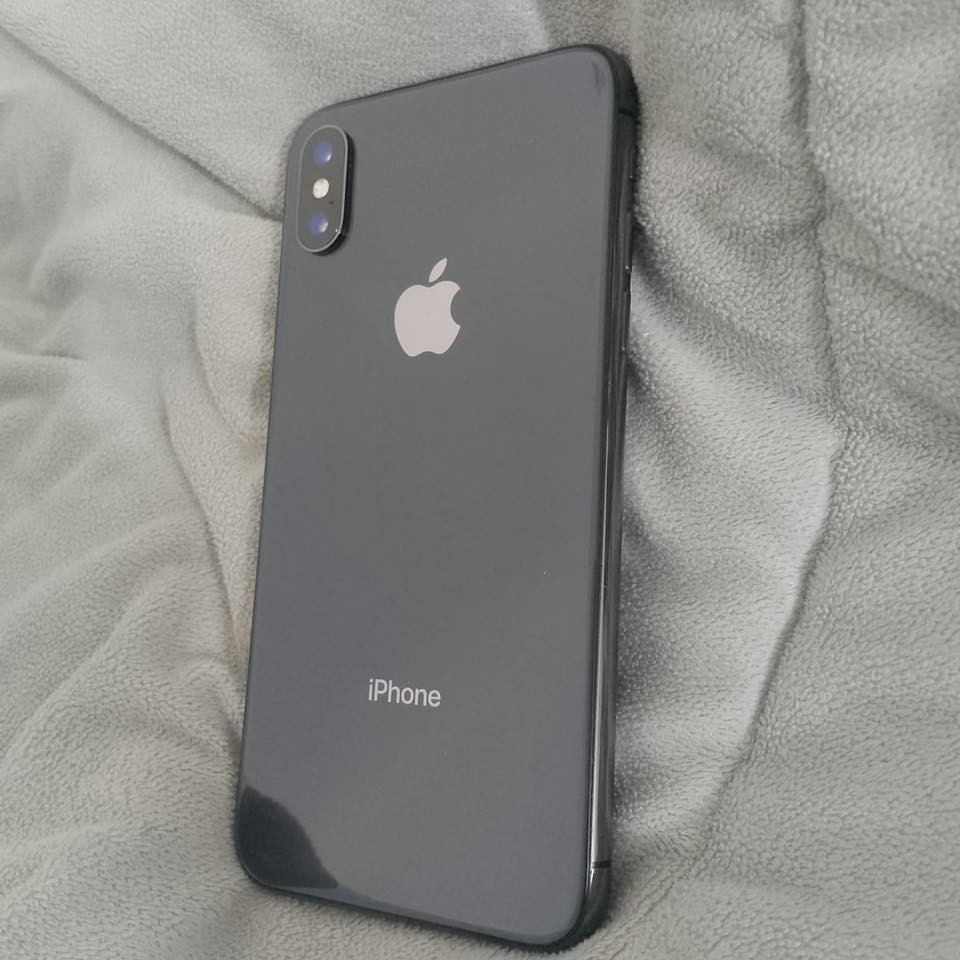 اكس عادي ذاكرة 256 بطارية 67 جهاز نضيف ومرتب ومامفتوح ولا مبدل بي شي وكل شي بي شغال 
الواتساب :***********
