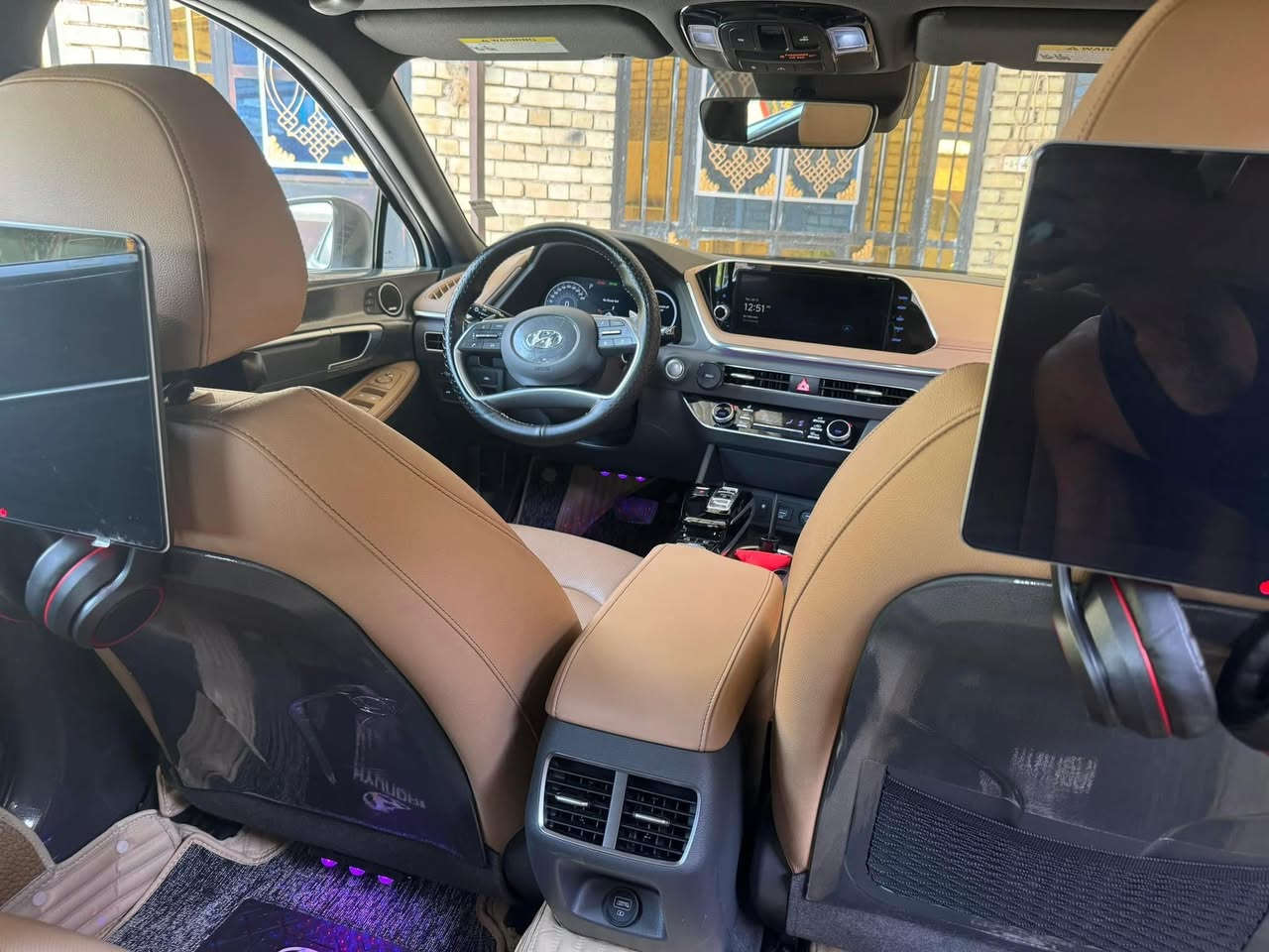 السلام عليكم
للبيع هيونداي سوناتا 
موديل : 2021
الفئه : Limited 
اللوحه: بغداد خصوصي 
المواصفات
1- الكاميره الخلفيه + الاماميه 
2-سقف بانورامي
3-كاميرات360 
4-تبريد وتدفئه مقاعد
5-مراقبه النقط العمياء
6-نظام فرمله الطوارئ
7-رادار امامي + خلفي
8-عرض معلومات على الزجاج الامامي
9-تدفئه مقود قياده
10-التشغيل عن بعد 
11-ابل كاربلاي
12-تقديم وترجيع السياره باليرمونت 
13-لون الداخل جكليتي المرغوب 
14-كامرات في الشاشه الاماميه يمين ويسار 
للاستفسار على الرقم ***********
السعر 180 هواي موصفات بيه حادث بنيد فقط مرجعه بلادي هو دعاميه ايرباك دركه رجع بلادي تفصيخ شرط سياره جديده
صور الحادث مرفقه بالمنشور 
غير متواجد ع فيس
السعر 180
صور الحادث مرفقه بالمنشور 
غير متواجد ع فيس
