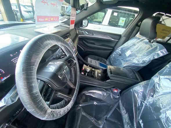 السلام عليكم زبائننا ومتابعينا الاعزاء جيب كراند شيروكي فئة الاوفر لاند (OVERLAND) (Two colors ) موديل 2024 تو كلر الجديدة كلياً                    ماشية 
(  الفين ميل بعدها زيرو علوكالة ) 
اعلى مواصفات خليجية وكالة هارلم 5 راكب محرك 3600 (6) سلندر
ضمان 3 سنوات او 60 الف مكفولة كفالة عامة كما موضح أدناه :
المواصفات فول 1/1 
توقف ذاتي رادارات جانبية وخلفية ورادار امامي 5 كامرات مع كامرة ليلية ونظام المنطقة العمياء 
فور ويل درايف
جكات امامية وخلفية
تدفئة وتبريد الكشنات ستيرن تدفئة
وداخل جلد الاسود الملكي المرغوب بصمة وتشغيل عن بعد 
وبانوراما وحساسات داتا شو مقاعد امامية تدليك جنطة كهرباء اوتو وبقية المواصفات المعروفة : 
(1) مرقم بغداد الدولي الجديد
(2) الكبات والارضيات وعدة الاسعافات الاولية بعدهن ممستعملات مع باقي الملحقات 
(3) السيارة خاصعة للفحص والسونار من قبل مركز بدي كار يعني بيها تقرير شامل من ناحيه الصبغ والبارد والتبديل والكيلو متر والعقول والگير والمحرك وباقي التفاصيل 
(4) السيارة ام الضمان وخاضعة لشركة هارلم 
 للاستفسار ***********
رقم الادارة
***********
او زيارتنا بغداد معارض البياع معرض حيدر سيدار البياع الشارع الاول شارع الوكالات وتحياتنا للجميع .
