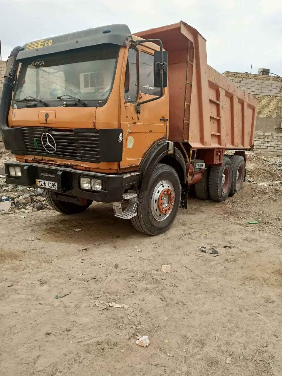 ***********
سلام عليكم للبيع البي بترة موديل ٧٥ قمارة مل ثمانينات نظيفه مكينة 25 محسن لا صرف ولا بخار مجموعة چيئف گير برميل 130 جديد رقم نينوى انكليزي تحويل مباشر شاصي ما مكفول تخم تاير 24  السعر الاستفسار ***********
