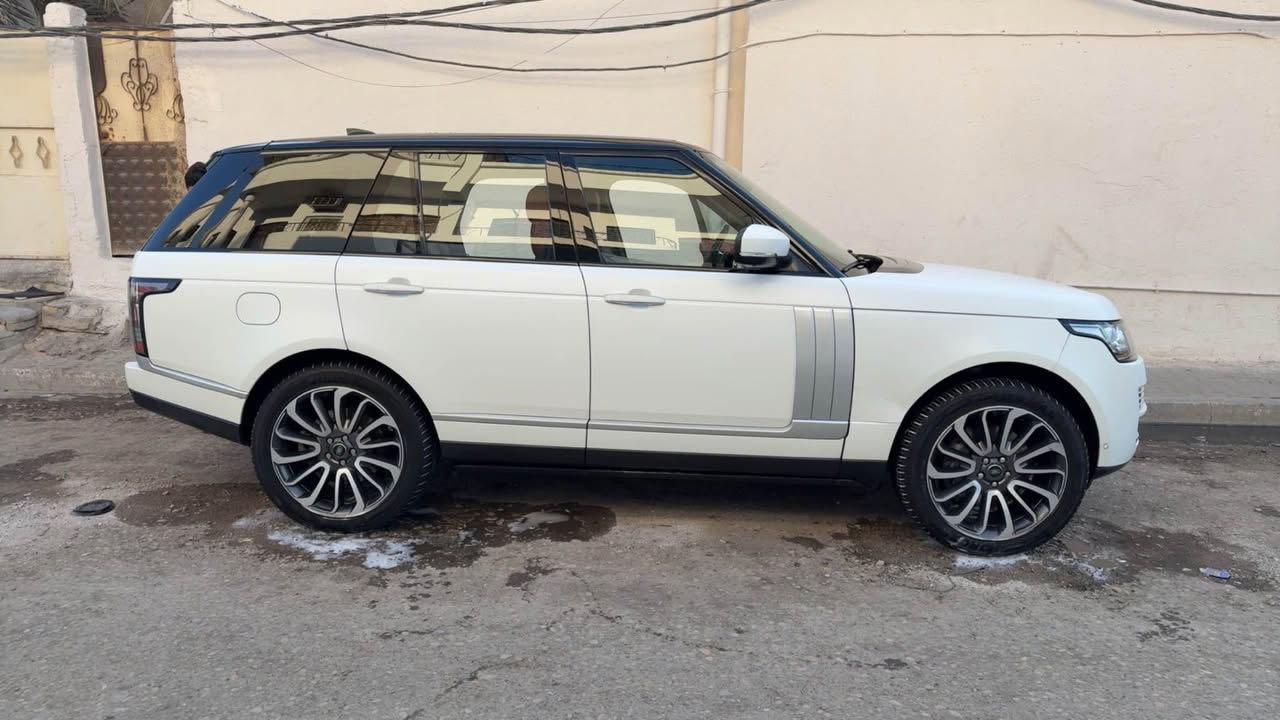 رانج روفر 2017 ڤوج اوتوبايوگرافي سوبر چارج اعلى فئه، وارد خليجي وكالة صديق مكفوله و مغلفه نانو PPF مطفي، رقم اربيل، ماشيه 99km، جاهزه بدون اي نقص مع كامل ملحقات الشركه، 
1-كامرات 360 مع حساسات اماميه خلفيه
2-مقاعد جلد احمر كهربائيه، تدفئه تبريد و مساج
3-سقف بانوراما two colours 
4-ابواب شفط مع دخول ذكي 4 ابواب 
5-دواسات كهربائية 
6-مرآة جانبيه شفط و ذكيه عند الحركه الخلفيه 
7-قاصة امان عدد 2 
8-ماسحات اناره  اماميه
9-جكات تحكم في الارتفاع  
باقي المواصفات هواي و معروفه لل Autobiography 
السعر المطلوب 41000$
*********** البصرة, العراق
