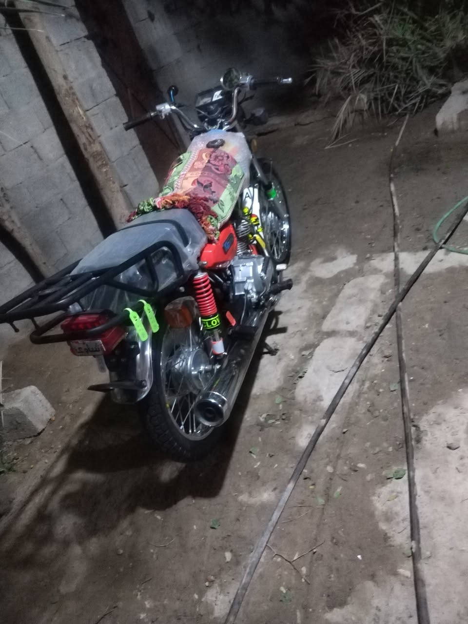 سلام عليكم دراجه نامه متياز للبيع دراجع مبدل بس ولفات شرط لفصله ومعدل مكاني كربلاء قرب صيطرت لبراهميه سعر 500وبيه مجال او لمو شراي لا يتعبني ***********
