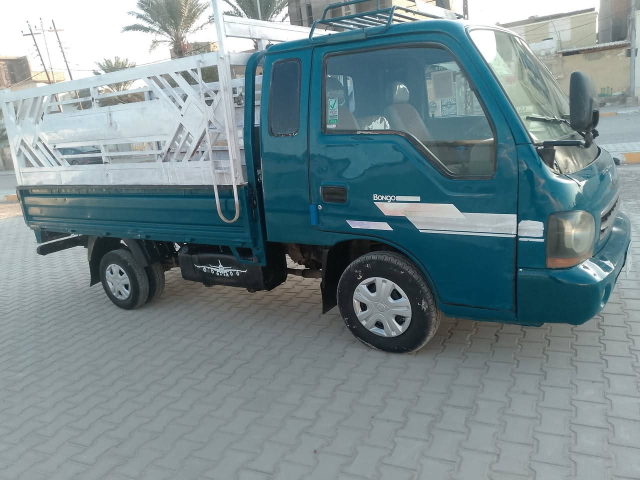 السلام عليكم كيا للبيع ام عيون سياره جديده مكفوله  سنويه مجدده 28 رقم بغداد تحويل ثاني يوم مشروع وطني الاستفسار ***********
