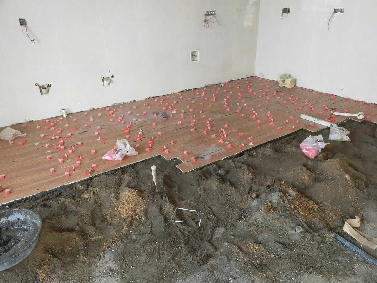 ابو مريم المصري خلف سيراميك درجه اولى متواجد في بغداد واسعار مناسبه للكل متفرغ ***********
