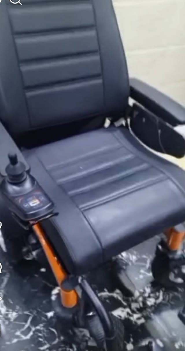 من رخصه صاحب المجموعه عندي كرسي كهربائي للبيع السعر 400الف


**إذا كنت صاحب هذا الإعلان وتريد حذفه لأي سبب، رجاءا أرسل رسالة إلى الدعم الفني**