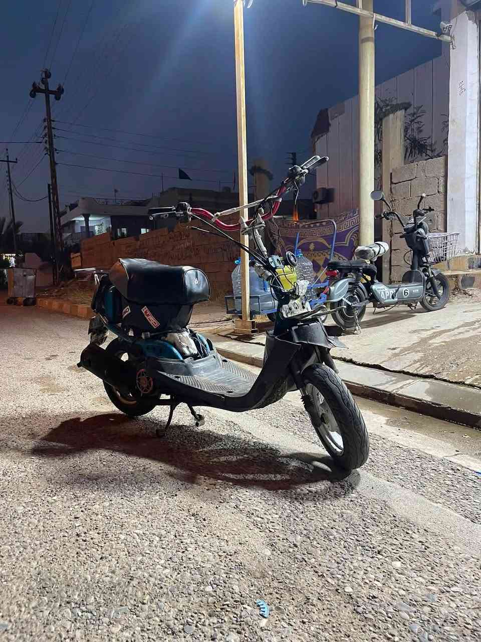 ياماها للبيع اي عيب مابي بس يحتاج باتري حتى سلف يشتغل هورن و لايت شغالات شاصي بل شرط اكسل بل شرط شرط مكينه ما مفتوح سعر عل خاص ***********
