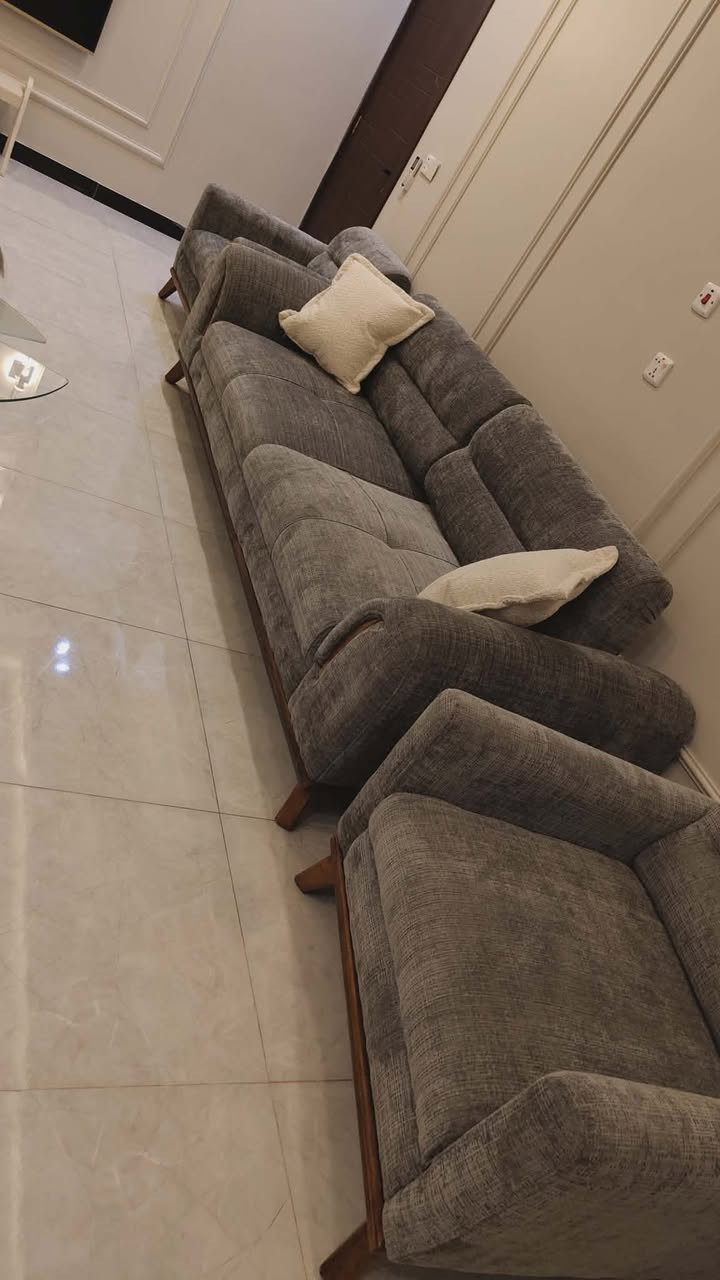 تخم ١٠ مقاعد الظهر سلايت السعر مليون و700 وبي مجال 
المكان بغداد الشراي خاص ***********
#لايك
#اثاث
#اكسبلور
#غرف
