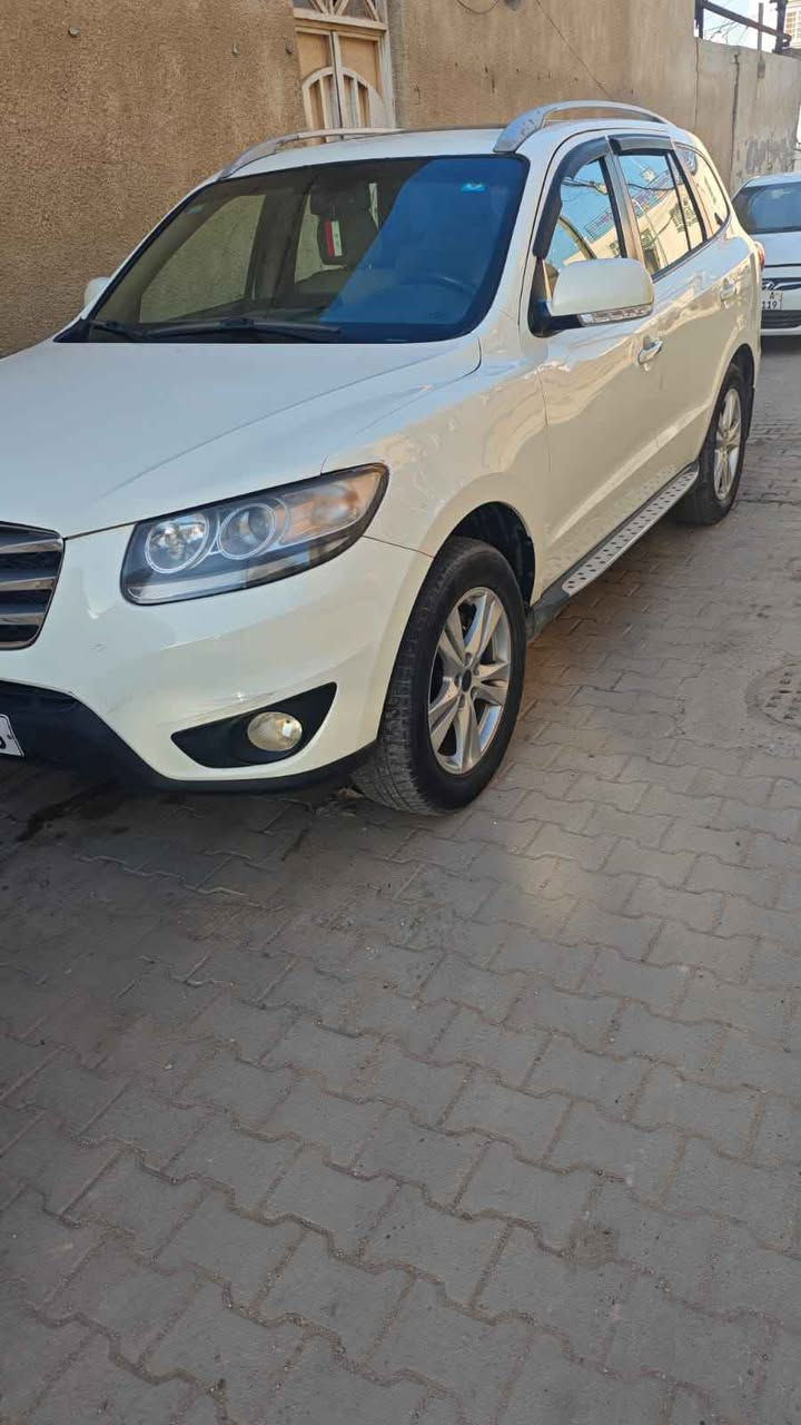 سلام عليكم
سنتافي مديل 12
اربعه سلندر السياره جديده 
السياره فتحه بصمه كير مكينه تبريد كفاله السياره بيها قطعتين تبديل فقط بنيد وجاملغ جهة السايق والباقي كفاله السياره بسم صاحبي ستوه داورها بسمه سنويه 28 كبل داور باسمك الاستفسار فقط ع الخط *********** مكانه ب النجف النجف, العراق
