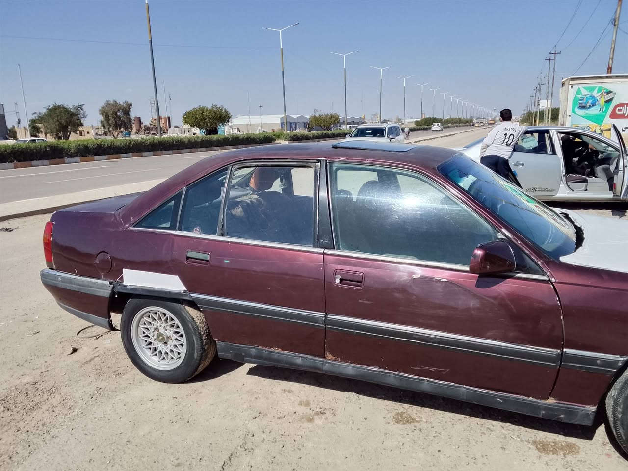 اوبل اوميكا موديل 1990 كير محرك جديد 
هاي سياره كدامك تعال كلب وشوف 
***********
سعر سياره 20ورقه
