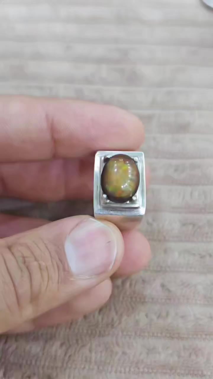 اوبال اثيوبي روعه الصياغه صب ثقييييله جدا السعر ٢١٠ الف لايوجد توصيل الزعفرانيه  ***********
