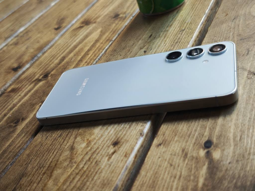 galaxy s24
ئێس ٢٤ بچوک 
کراوەتەوە
خەریتەی گۆراوە
یەک سیم بوە 
کراوە بە دوە سیم
باقی زەمان 
تەنها ٤١٠ هەزار 
١٢٨ رام ٨
دوو سیم
وردە شوختی هەیە
زەمانی دارو درەخت 
ناونیشان هەولێر 
گەیاندن هەیە 
*********** أربيل, العراق

