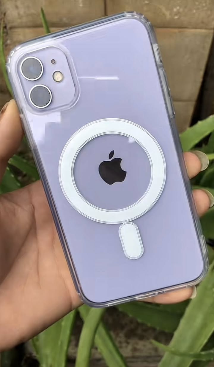 11عادي مبدل بطاريه وشاشه اصلي الكامره الولا. مي واظحه.     الذاكره 64.    اسعر 150 وبه مجال بصيط       ‭0773 598 6269
