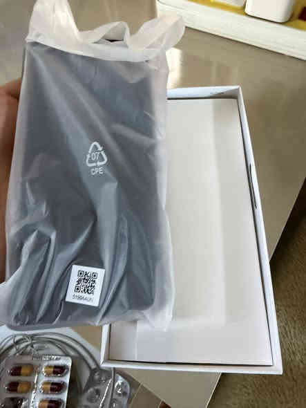 السلام عليكم هونر x9c 5G الون  ((البرتقالي الضهر جلد)) ذاكره 256 عشوائيه 8 جهاز جديد مستعمل يوم واحد فقط أمانة الله جبته 330
سعره  حاليا 300 قفل مكاني بغداد الصدر الاتصال ***********
