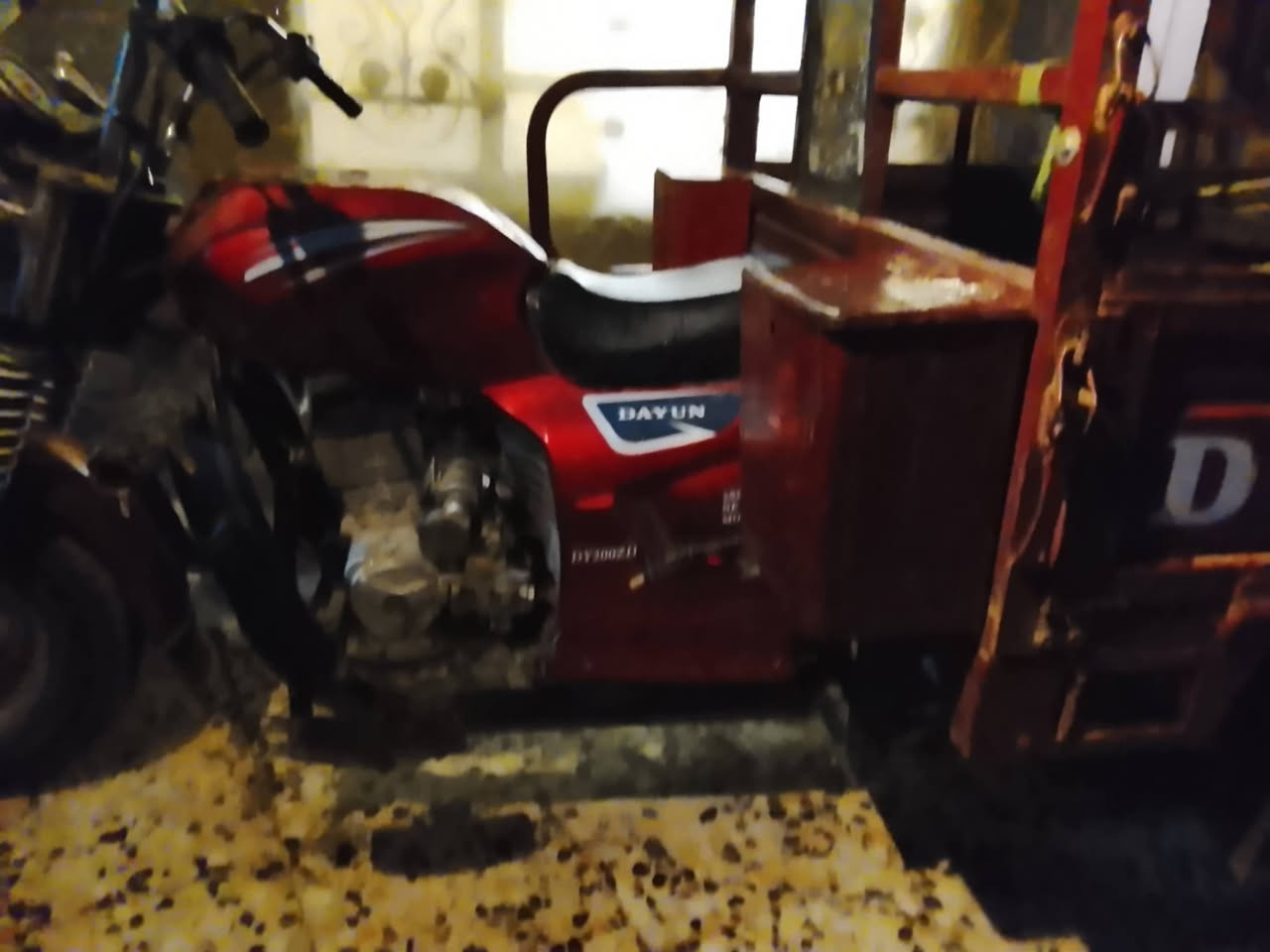 السلام عليكم شباب ستوته للبيع موديل 19 اوراق اصوليه ستوته مكينه ناعمه حلووه مال شغل  السعر 1100 وبيهه مجال للطيبين المكان بغداد ***********
