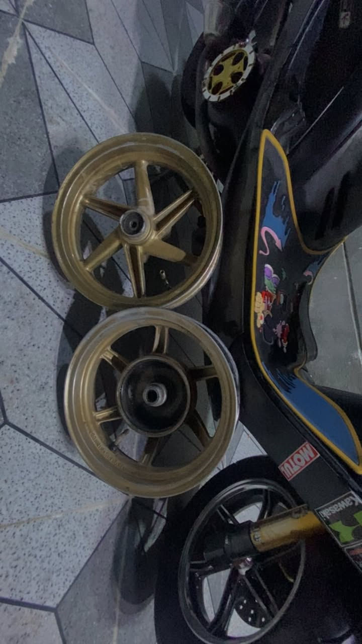 دراجه ماكس للبيع ووياله الماكس مزوده تزويد بلادي مكينه ٥٥ والسعر خاص +تفاصل الوياله والدراجه ***********
