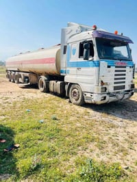 سكانيه بطه للبيع محرك جديد گير جديد للستفسار 07815090456