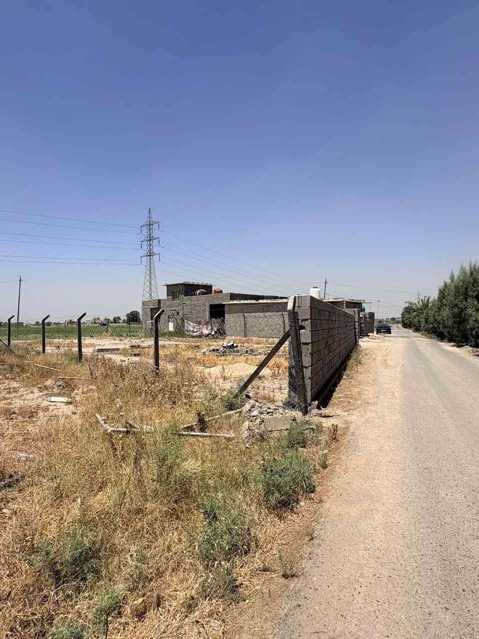 مساحة 700 للبيع
الواجهة 21.5
الخلف 17
يوجد بيها بير ماء
كهرباء
طابو زراعي 25 شرط المكاتبة مع صاحبها الاصلي
ماء اسالة 
بغداد - الزنبرانية - الشريفات طريق اليوسفية
تبعد عن الطابيق 15 دقيقة كله على التبليط
السعر 65 وبيهامجال

‭***********‬ للتواصل
