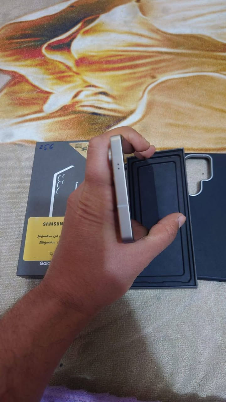 اس 5 الترا تيتانيوم كري ضمان عين الفهد استخدام 3 اشهر فقط نظافة 100% ذاكرة 256  مع كفر ولاصق شاشة ولاصق عدسات للبيع السعر مليون و٢٠٠ او مراوس بذاكرة ب25الترا ذاكرة 512  او ون بلس عنواني بغداد اي استفسار عالرقم ***********
