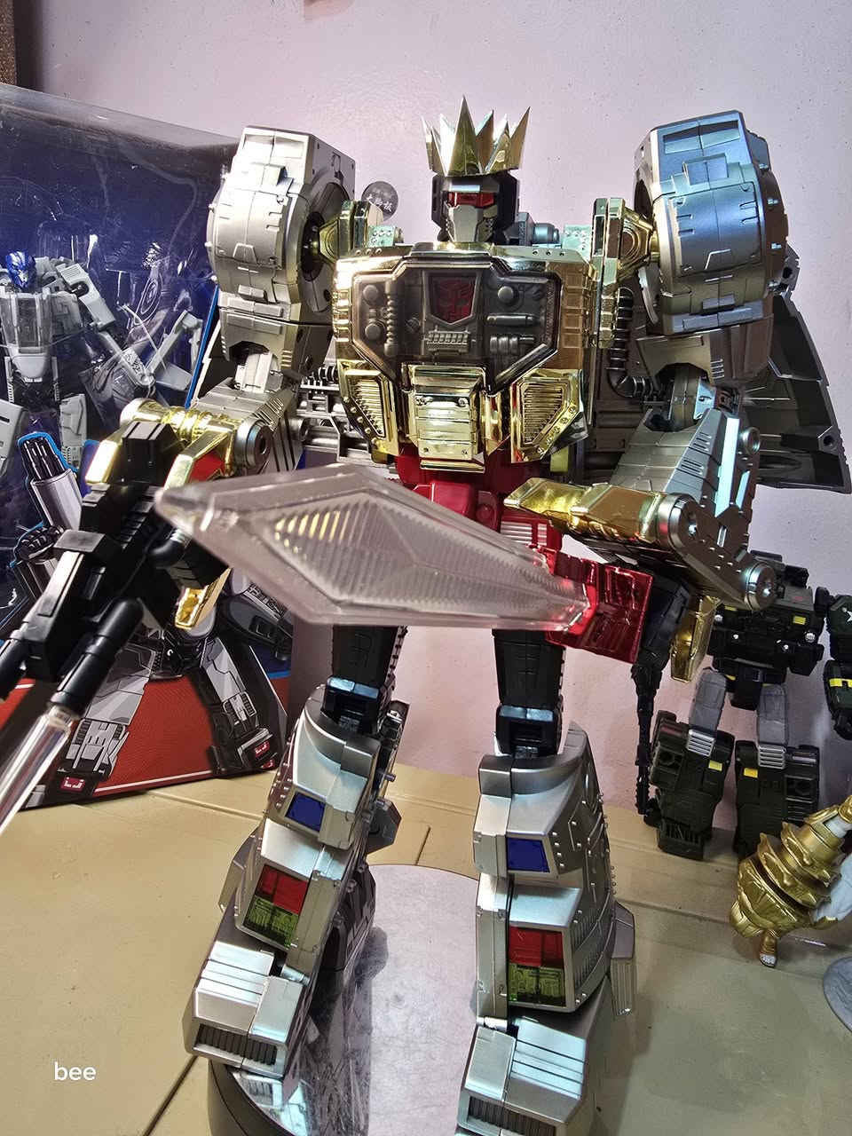 شلونكم عيوني 🤩
متوفر للبيع 
من شخصيات المتحولون 
شخصية غريم لوك
الجيل الأول 
طبعا قطعه عملاقه وتفاصيل دقيقة 
تحول كامل من الروبوت إلى الديناصور 
كامل الملحقات 
قياس ٣٠ سم
للاستفسار خاص لطفا 
توجد خدمه توصيل لكافة مناطق العراق


**إذا كنت صاحب هذا الإعلان وتريد حذفه لأي سبب، رجاءا أرسل رسالة إلى الدعم الفني**