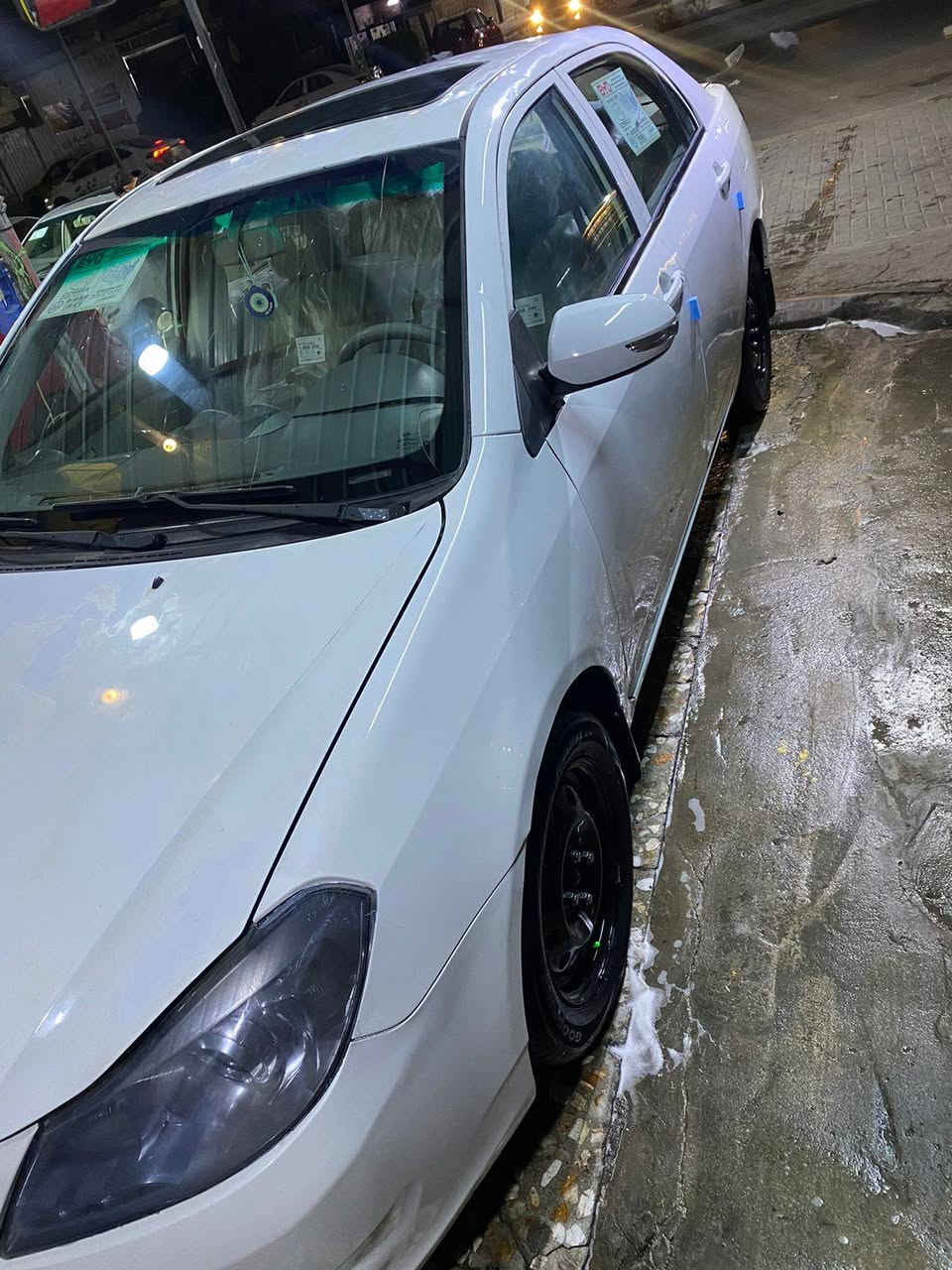 سلام عليكم بي وأيدي كير اوتو G3 2013للبيع فقط
مكينه كير كهربائيات تبريد مكفولات 
صدر امامي خلفي جديد تخم تايرجديد 
بدون ضربه فقط مكانات صبغ جماليه 
سياره جاهزا بدون نقص 
العنوان بغداد البياع 
 السعر 48وبها مجال حك الجيه 
***********
