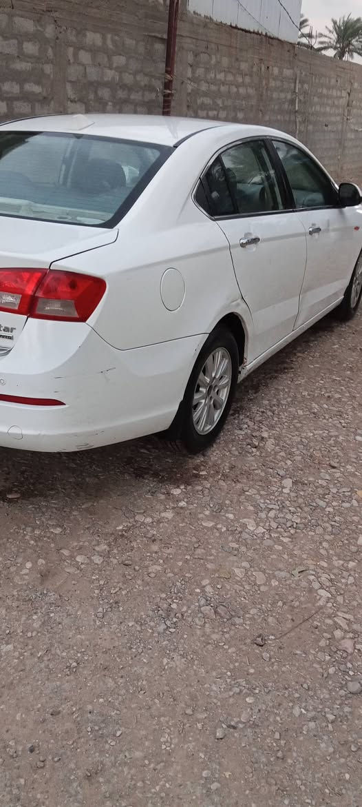 السلام عليكم-***********- شيري نيو استر 2014 رقم واسط مميز تحويل مباشر برائه ذمه واصله للمرور محرك وكير كورلا جاهزه للاخير فقط غاز التبريد بيه ظربه باب السائق وطخات بصيطه السعر 55 مكان السياره واسط العزيزيه
