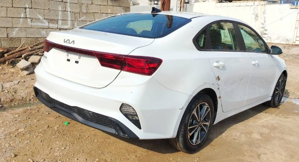 كيا فورتي مديل24 رقم بغداد حرة الضرر مثل ماموضح بصور بدون دواخل ماشية 12الف رادارات كاملة بدون أير باك لإستفسار الإتصال على هذا الرقم ***********. غير متواجد على الفيس
