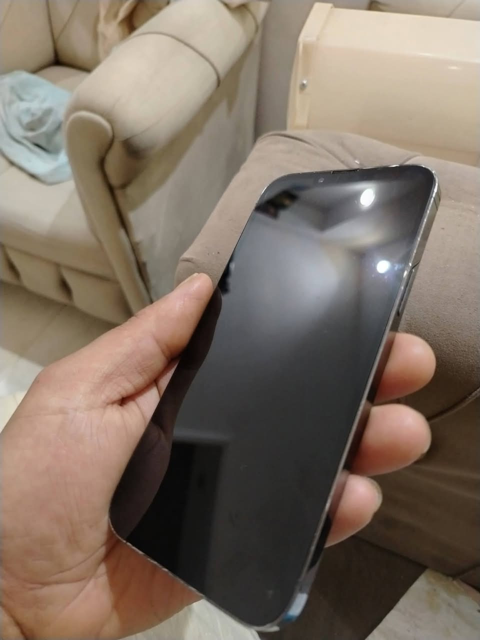 السلام عليكم جهاز ايفون ١٣برو ماكس جهاز نظيف ممبدل اي شي بطاريه ٩١فقط الضرر الي موضح بلصوره 
السعر 400 الف  مكاني بغداد الدوره كامل ملحقات
***********
***********
