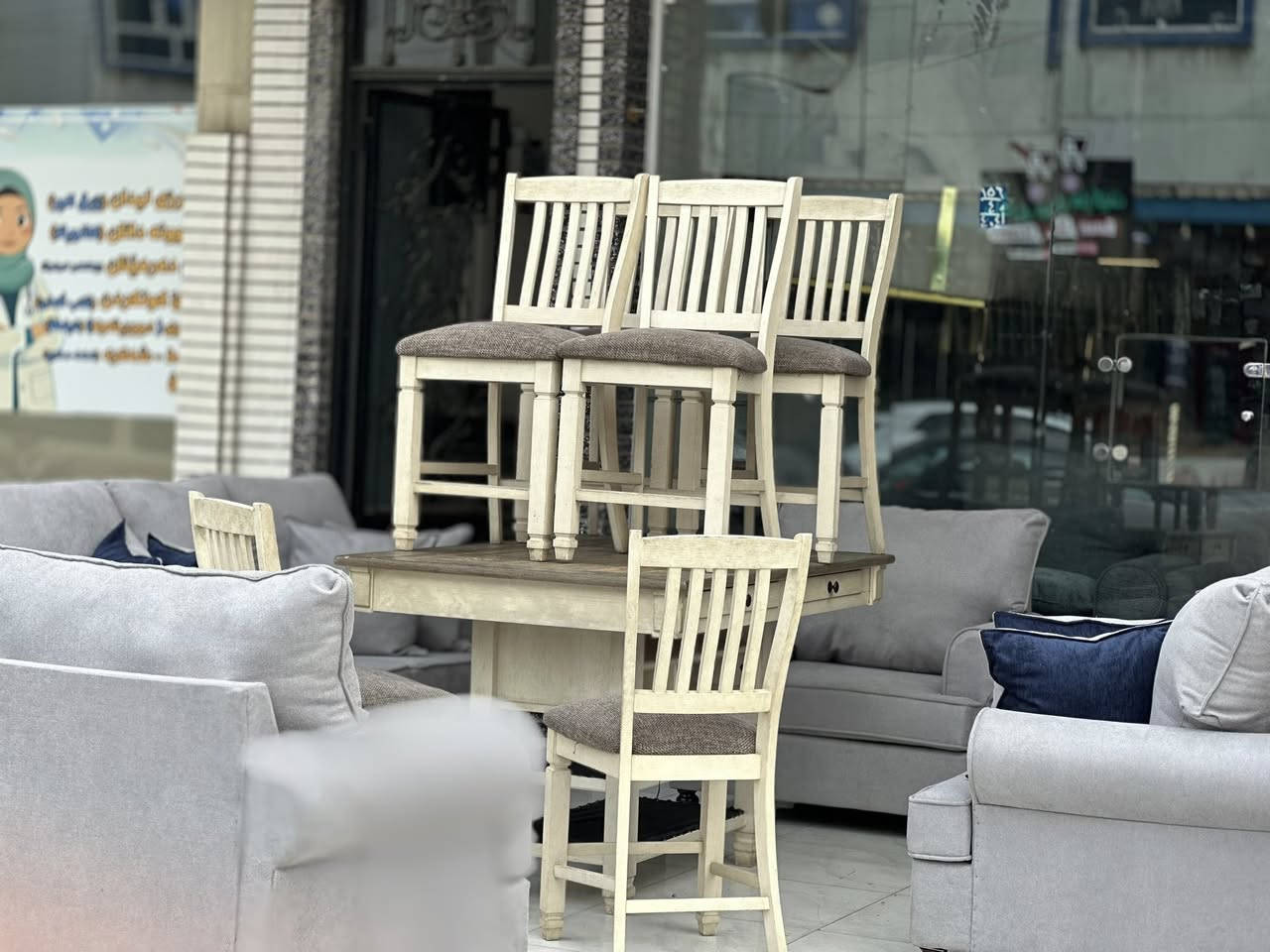 تخم امريكي +ميز طعام امريكي من ماركه  Ashley  اشلي   تخم متكون من 3+3+1+1  + مسز طعام متكون من 6كراسي +جرارت جانبيه +رفوف سطحيه  ميز كلش   مميز كوالتي جدا عالي   (تكمه) خشب  طبيعي  هيكل جدا ثقيل   (ميحتاج احجي عليهم ) عنوانه اربيل     زانكو 99 قرب مطعم كص سنگر يوجد توصيل ل بغداد و لباقي المحافظات الأخرى *********** واتساب فقط علي
