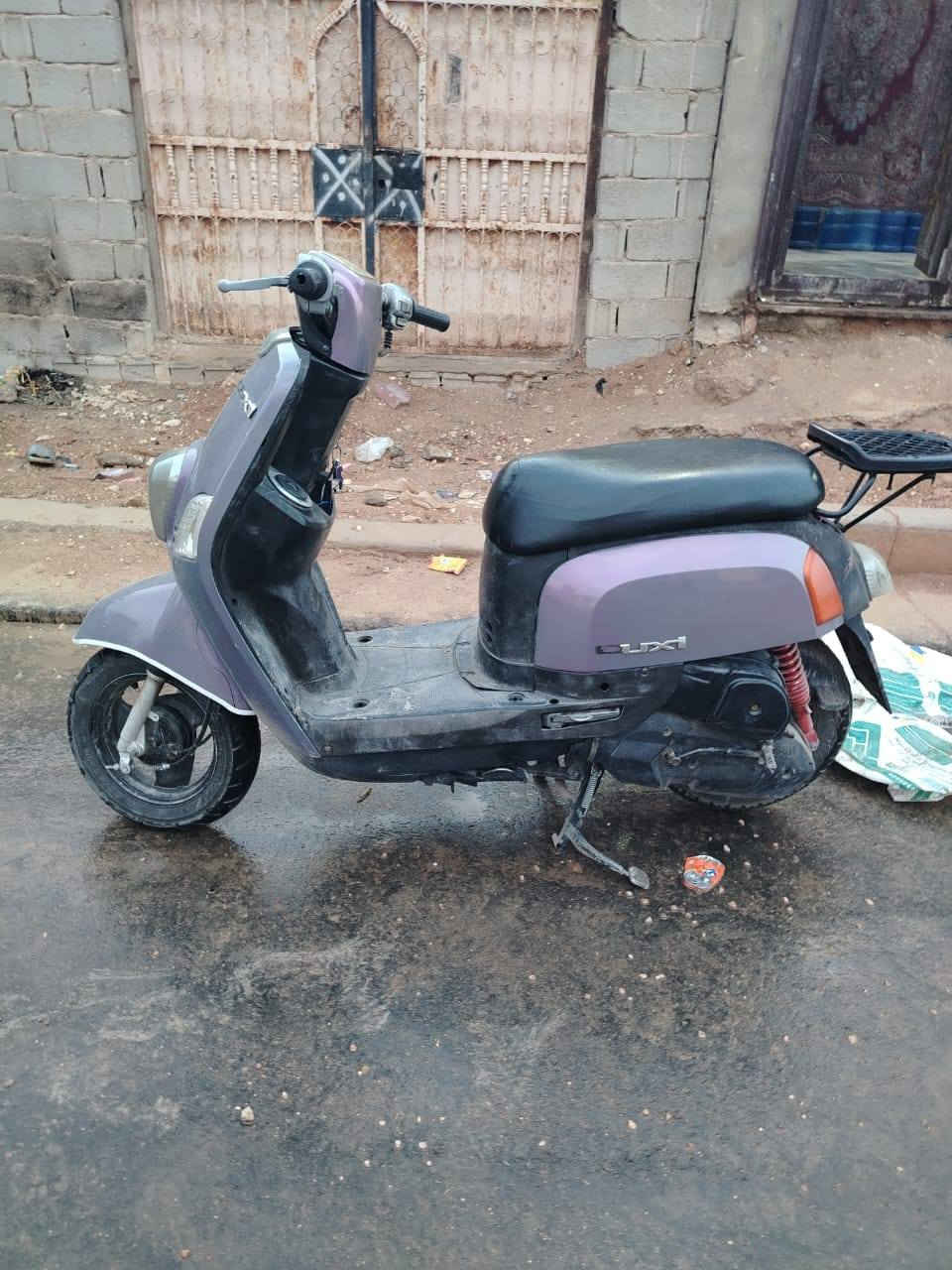 السلام عليكم دراجه بوليس للبيع الدراجه نظيفه كلش بس متروكه كلشي شغال مابيها اي نقص الدراجه مضمومه جانت مفتوحه مره وحده بس السعر 575 وبيها مجال الرقم ***********
